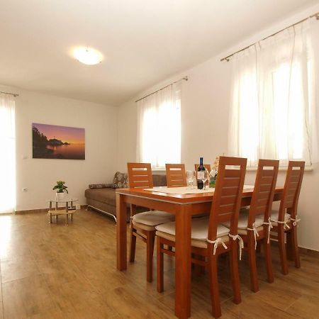 4 Stars Apartments-Pikula Fažana Kültér fotó