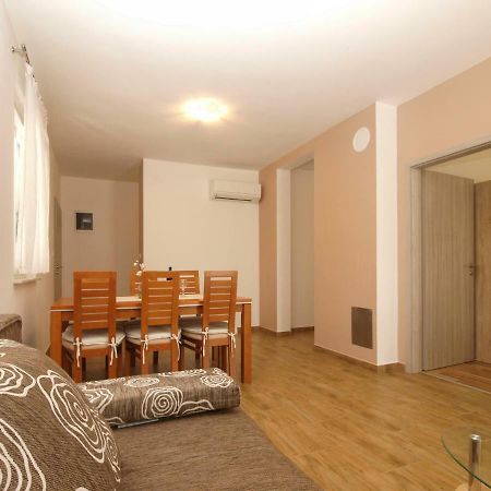 4 Stars Apartments-Pikula Fažana Kültér fotó