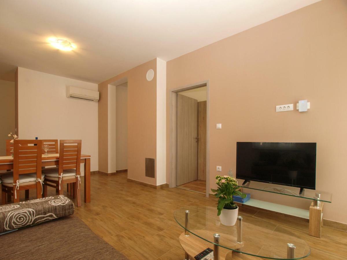 4 Stars Apartments-Pikula Fažana Kültér fotó