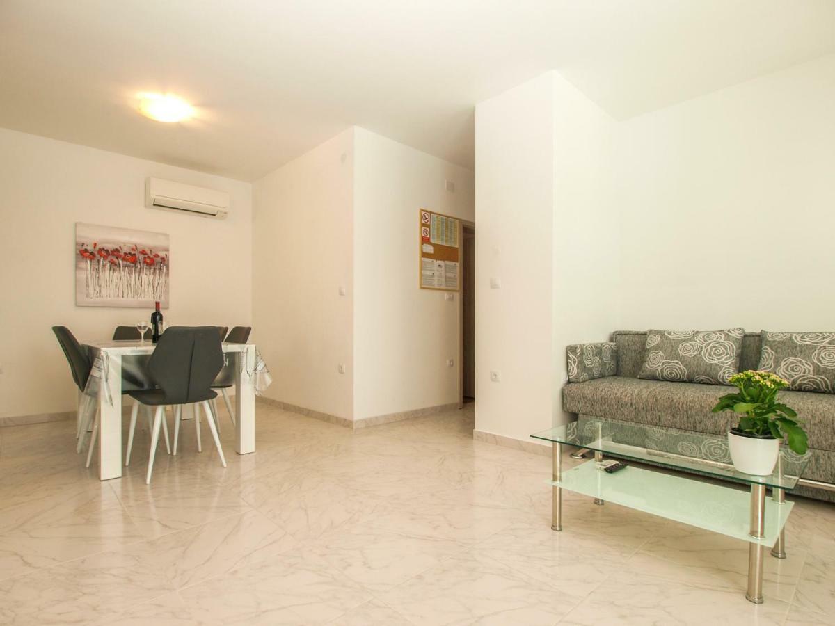 4 Stars Apartments-Pikula Fažana Kültér fotó