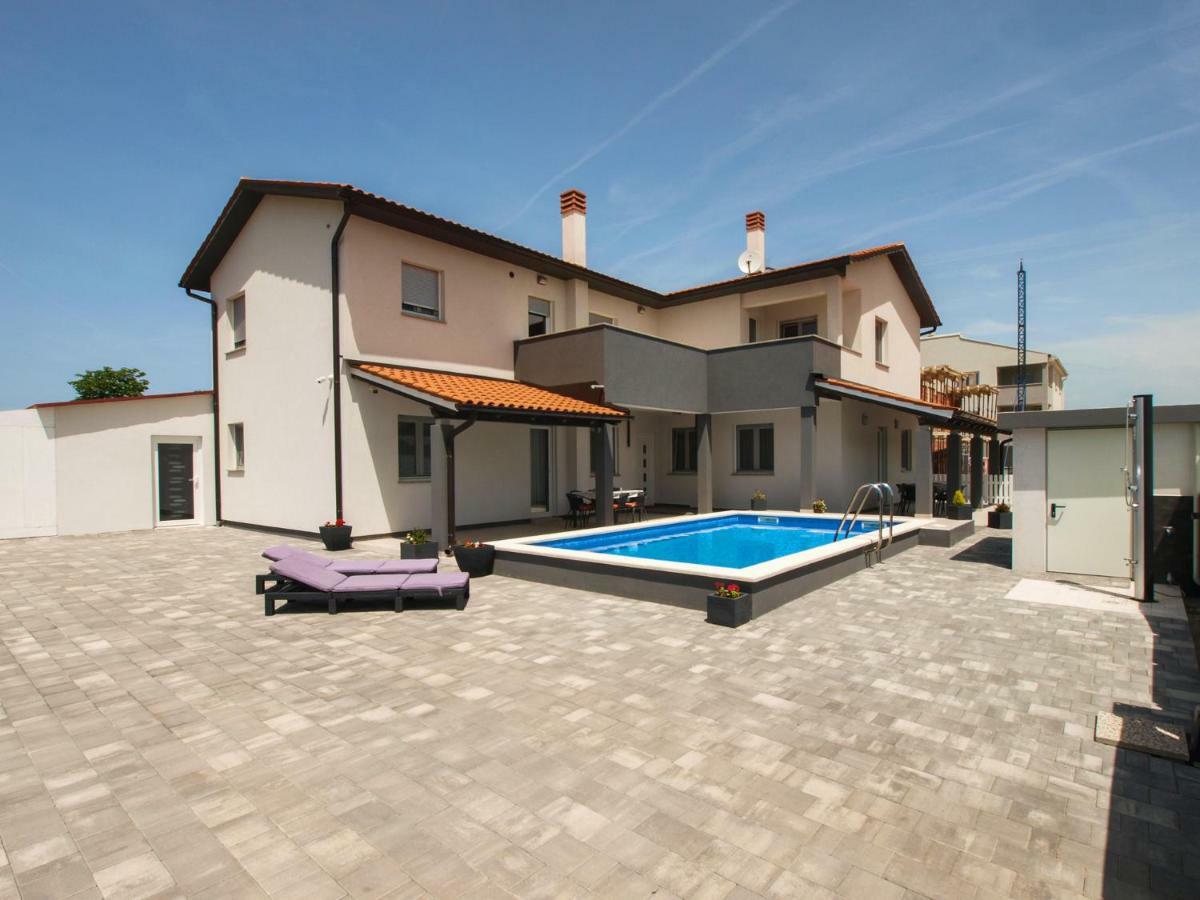 4 Stars Apartments-Pikula Fažana Kültér fotó