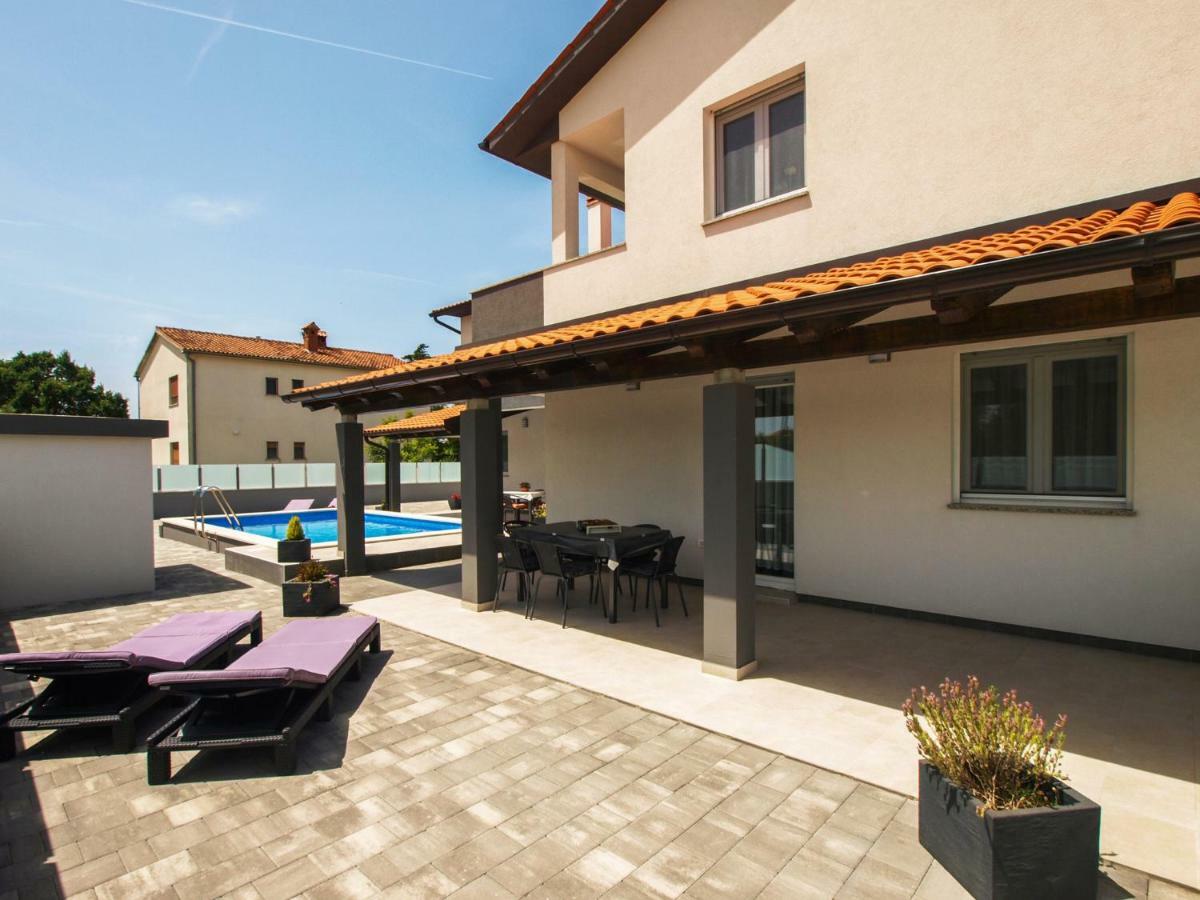 4 Stars Apartments-Pikula Fažana Kültér fotó