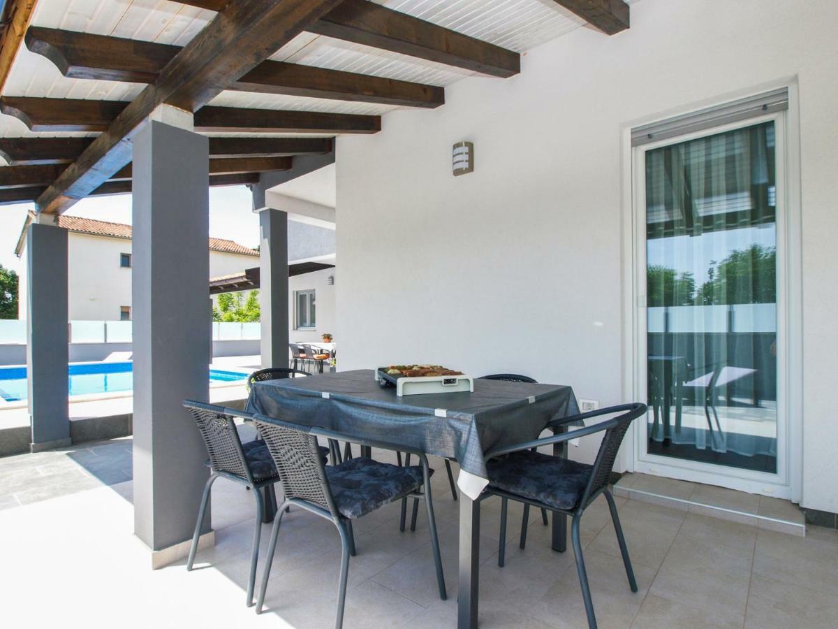 4 Stars Apartments-Pikula Fažana Kültér fotó