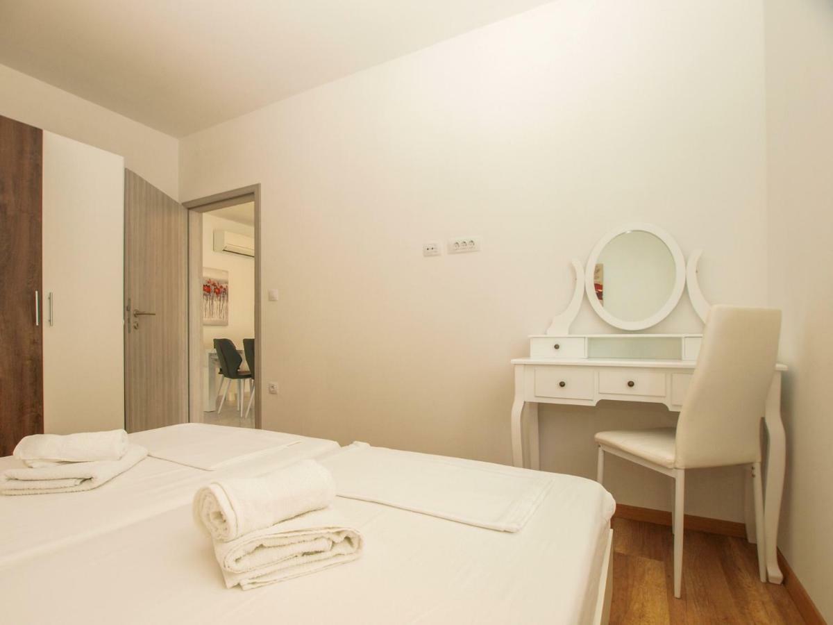 4 Stars Apartments-Pikula Fažana Kültér fotó