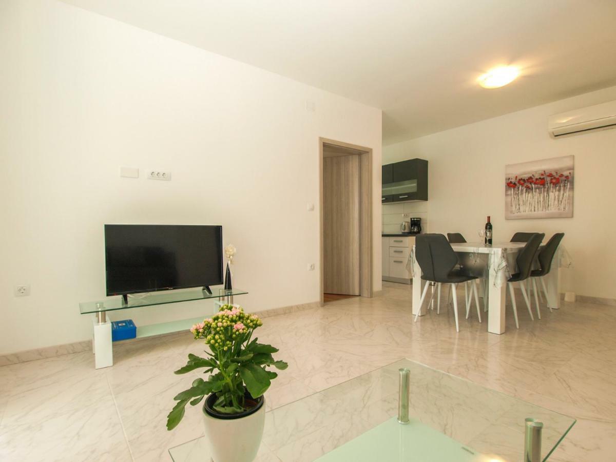 4 Stars Apartments-Pikula Fažana Kültér fotó