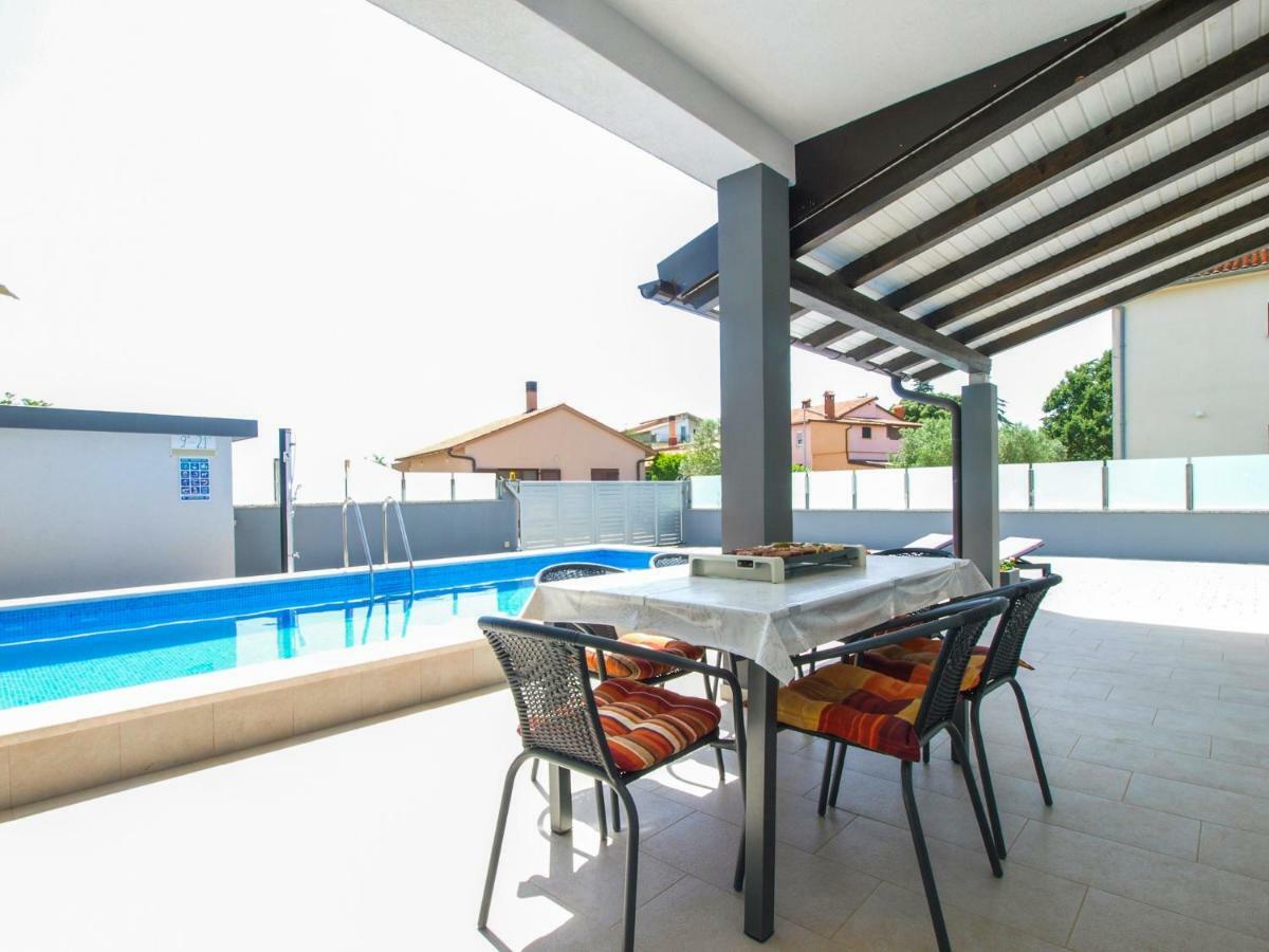 4 Stars Apartments-Pikula Fažana Kültér fotó