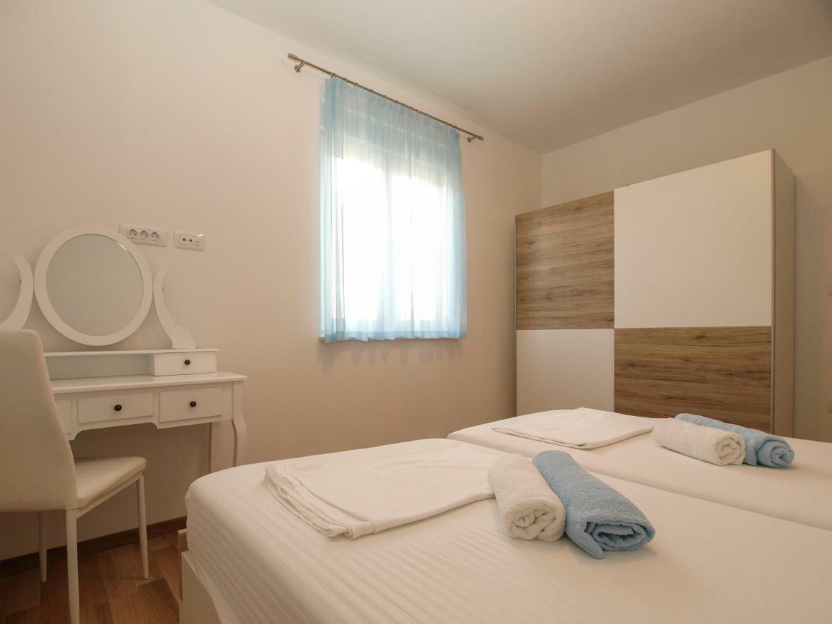 4 Stars Apartments-Pikula Fažana Kültér fotó