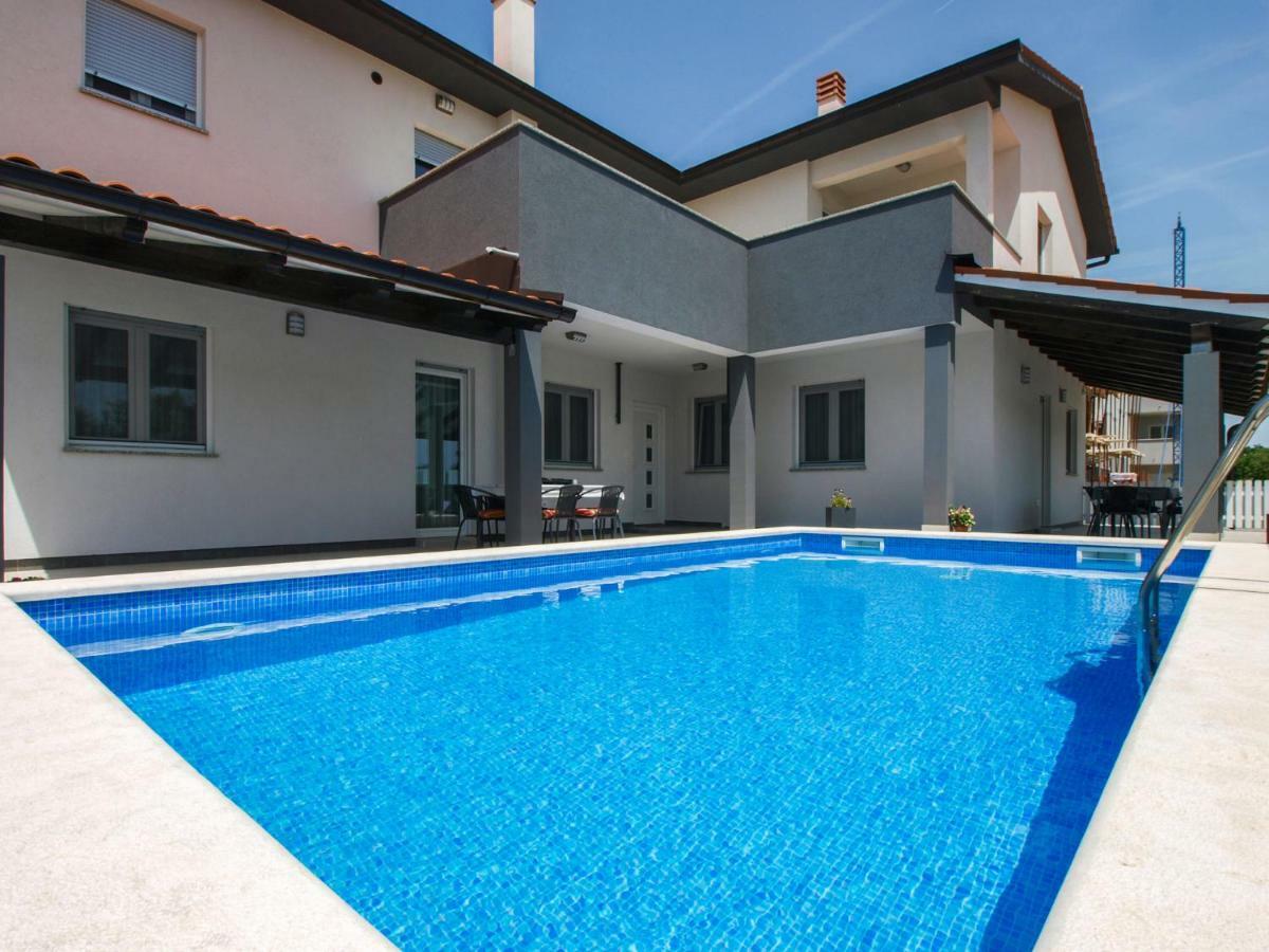 4 Stars Apartments-Pikula Fažana Kültér fotó