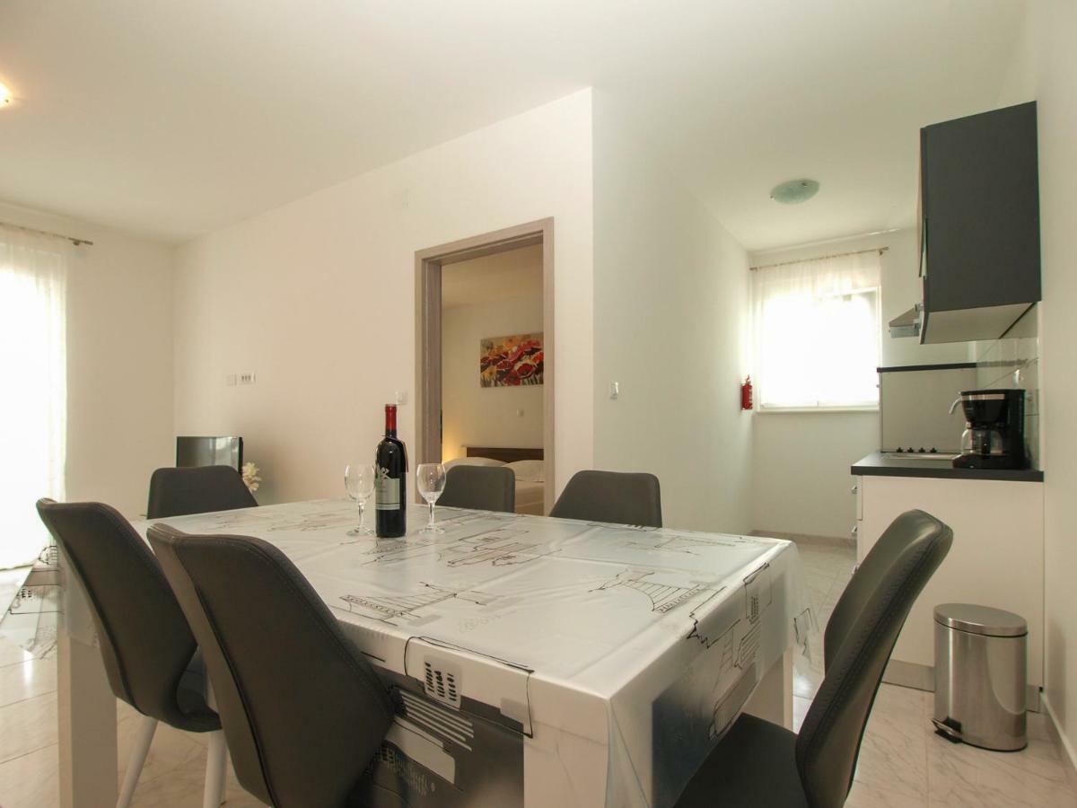 4 Stars Apartments-Pikula Fažana Kültér fotó