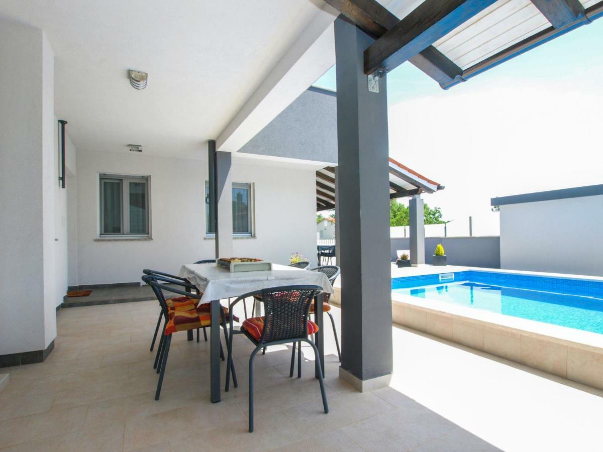 4 Stars Apartments-Pikula Fažana Kültér fotó